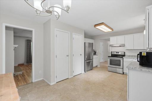 10-Kitchen.jpg