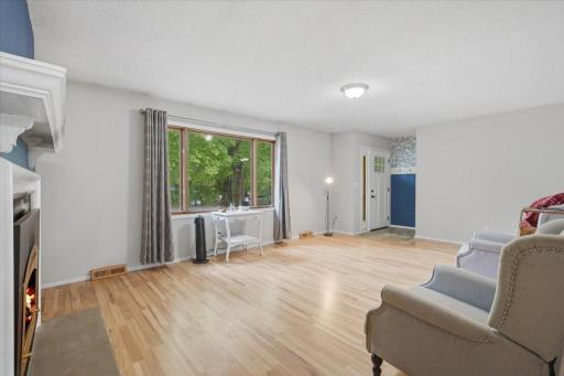 07-Living Room.jpg