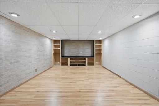 22-Lower Living Room.jpg
