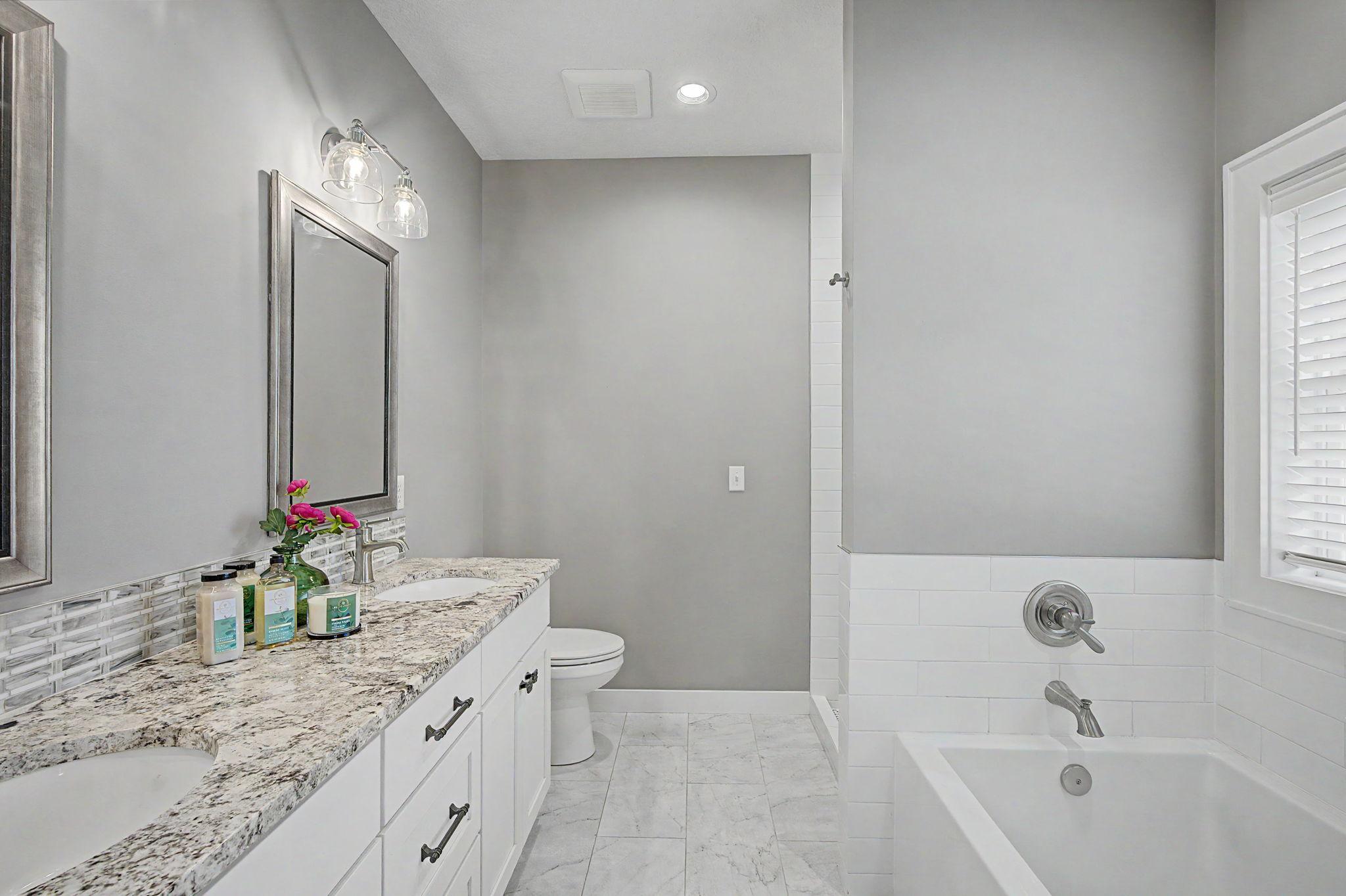 Deep soaker tub for pampering!