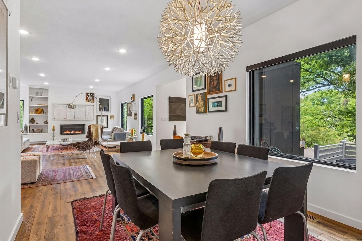 Open dining / living area
