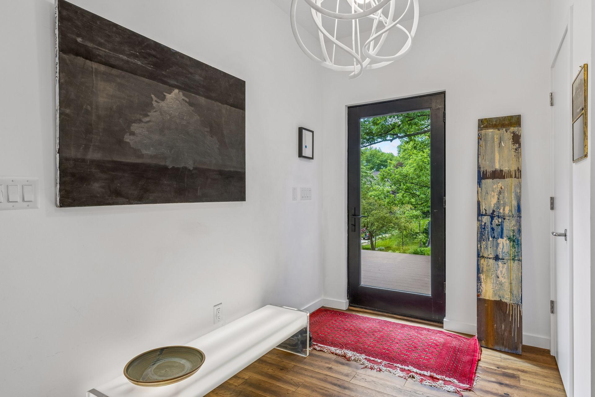 Spacious front entry / foyer