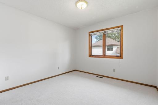 Bright & sunnery 2nd bedroom