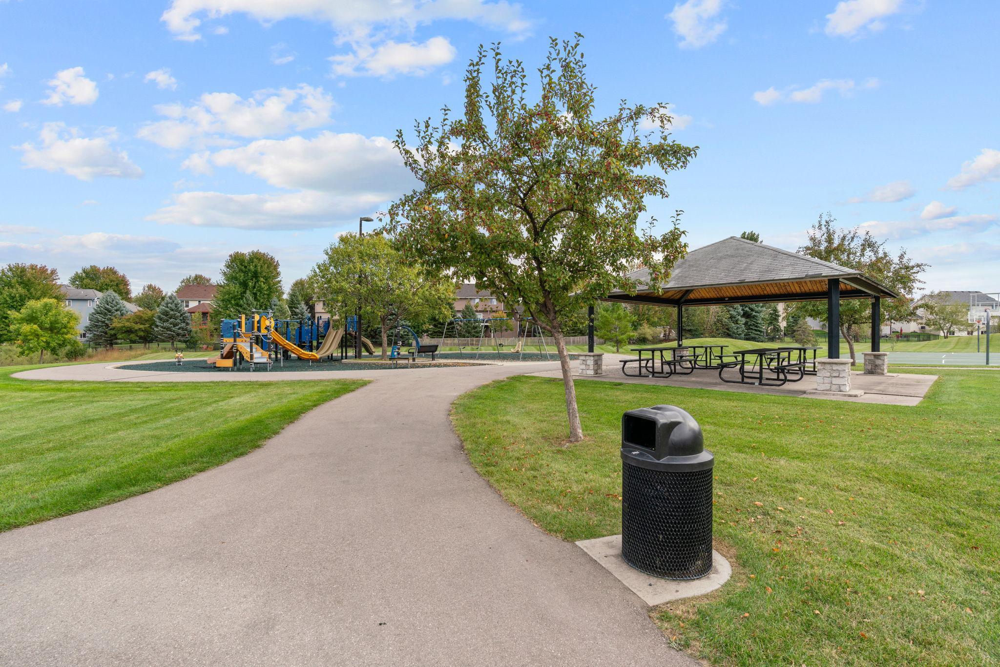 19-web-or-mls-4796 Merganser Dr-19.jpg