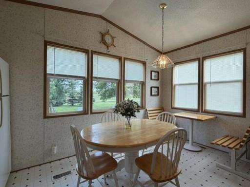 The furniture can stay with the home