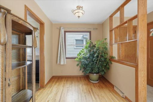 15-Living Room.jpg