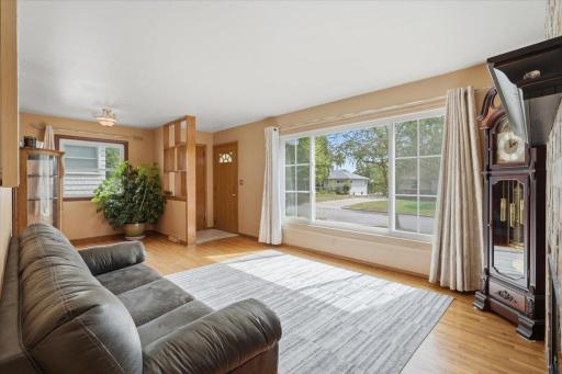 06-Living Room.jpg