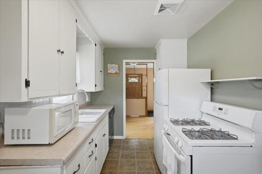 18-Kitchen.jpg
