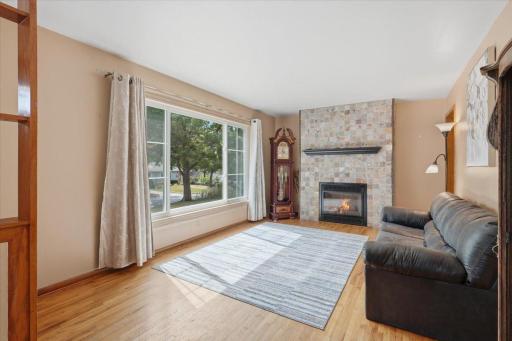 09-Living Room.jpg