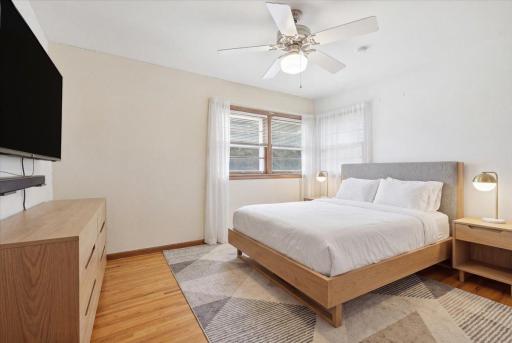 20-Bed 1 (Virtually Staged).jpg