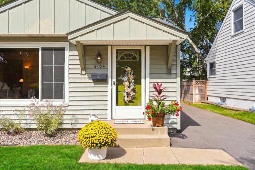 05-Front of Home.jpg