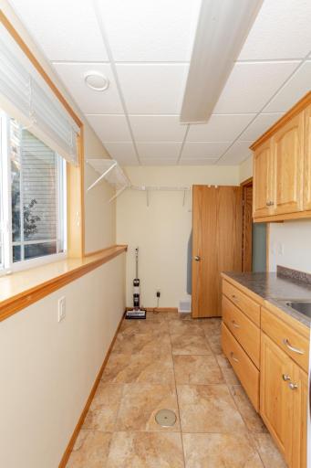 802 18th Avenue W, West Fargo, ND 58078