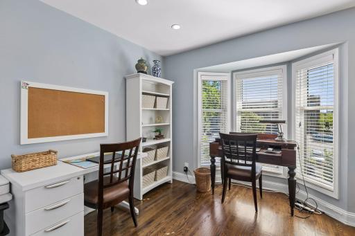 Office and art space - lovely bay window and natural lighting