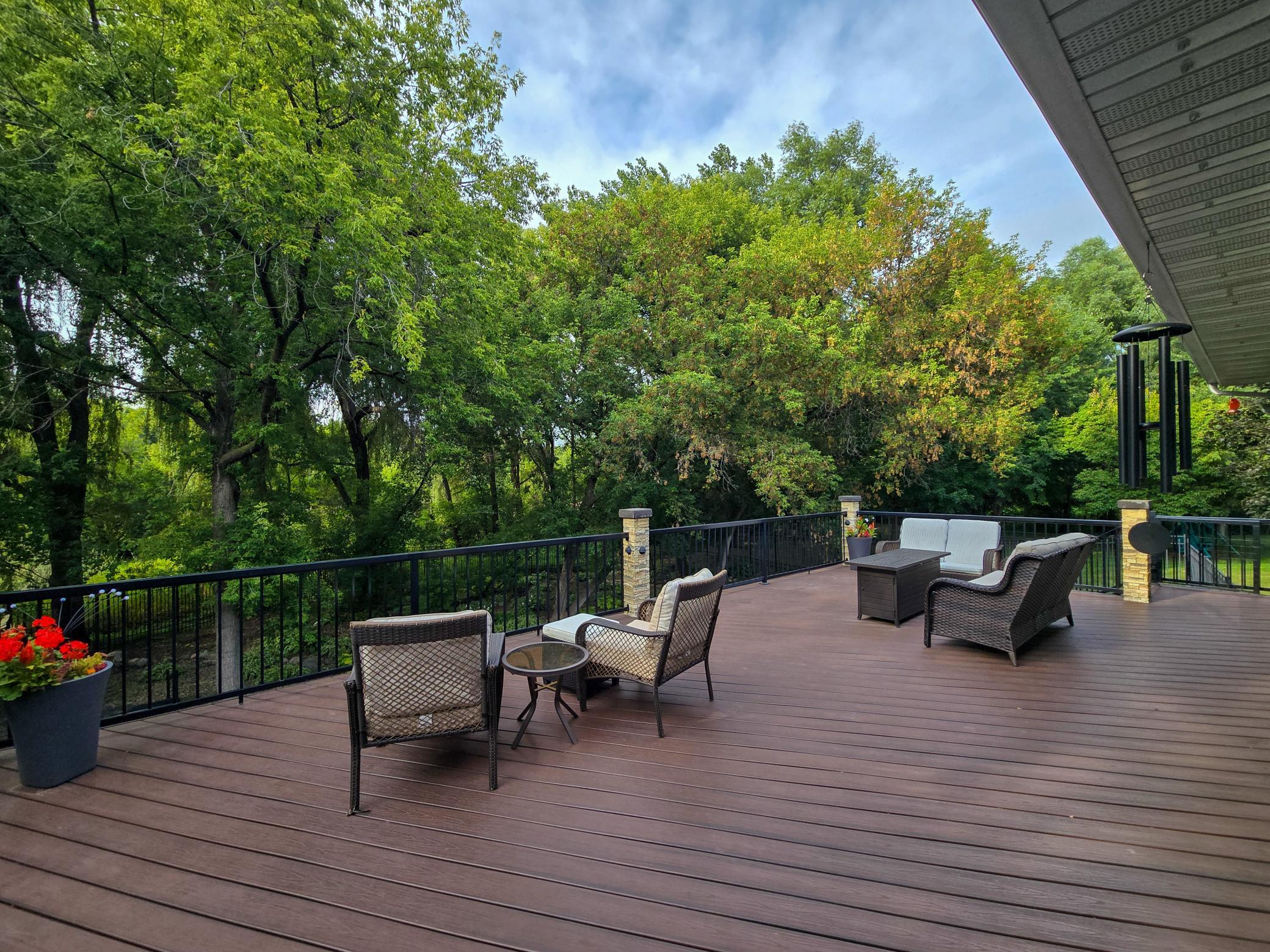 Large maintenance free deck perfect for entertaining!