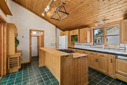 Center island kitchen provides lots of counter space.