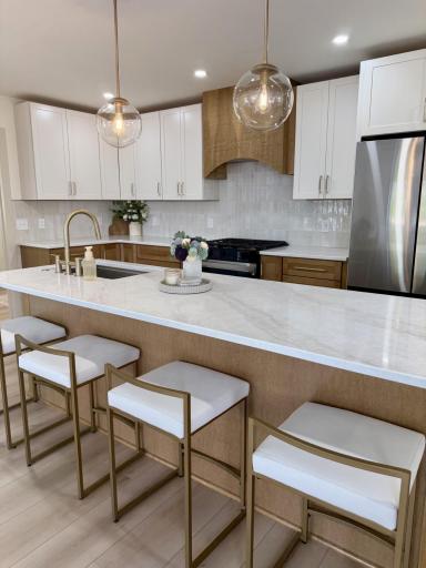 Welcome to one of the most beautiful custom kitchens around!