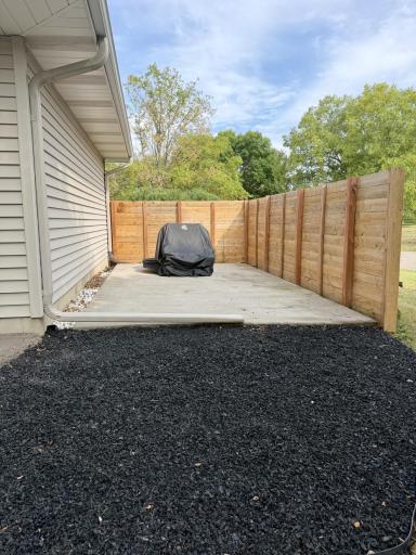 Sellers built this side fenced in pad to hold some of their out door necessities