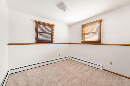 2807 Edgewood Drive N, Fargo, ND 58102