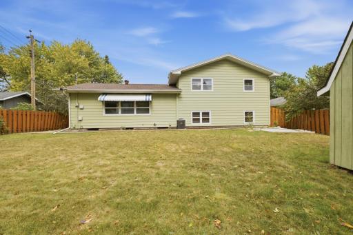 2807 Edgewood Drive N, Fargo, ND 58102
