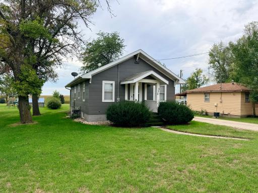 330 E 4th Street, Lismore, MN 56155