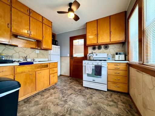 330 E 4th Street, Lismore, MN 56155