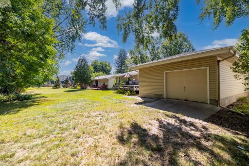 Did you see there is a FOUR car tandem garage?!
