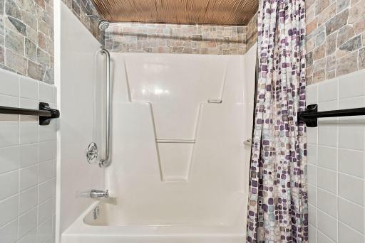 38-web-or-mls-3549_Orchard_Avenue_North_Minneapolis_07949.jpg