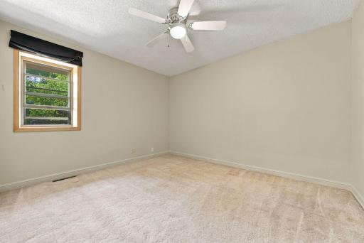 32-web-or-mls-3549_Orchard_Avenue_North_Minneapolis_07959.jpg