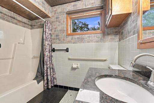 36-web-or-mls-3549_Orchard_Avenue_North_Minneapolis_07939.jpg