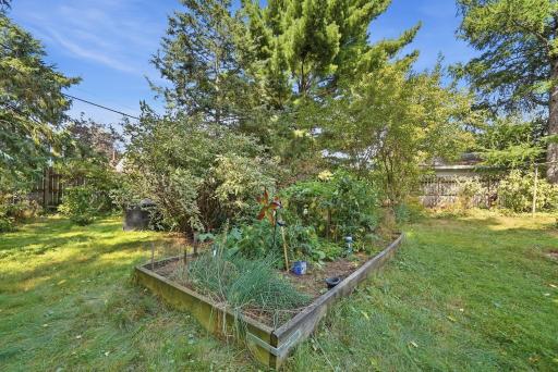 84-web-or-mls-3549_Orchard_Avenue_North_Minneapolis_08234.jpg