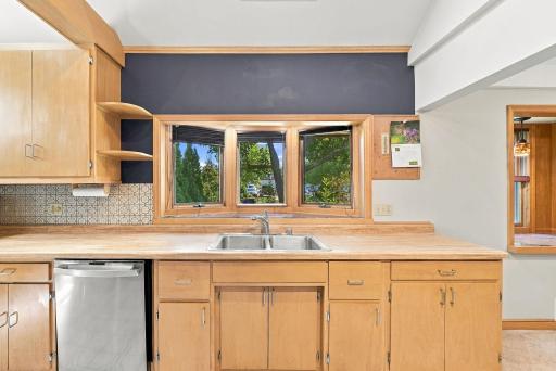 25-web-or-mls-3549_Orchard_Avenue_North_Minneapolis_07999.jpg