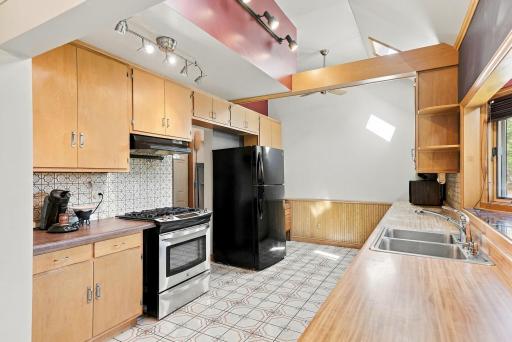 22-web-or-mls-3549_Orchard_Avenue_North_Minneapolis_07984.jpg