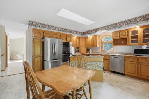 1579 Mary Street N, Maplewood, MN 55119