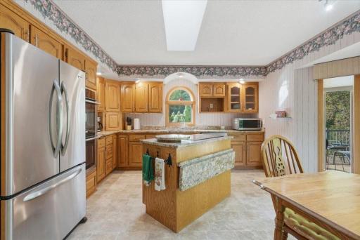 1579 Mary Street N, Maplewood, MN 55119