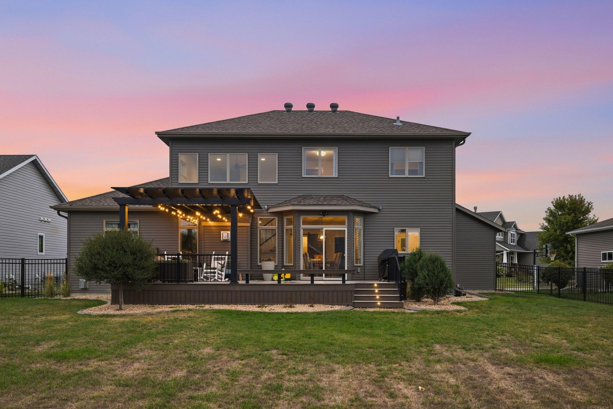 Rear Exterior (Sunset)