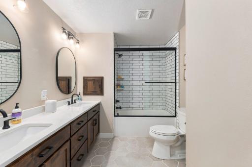 2815 PYLE Lane E, West Fargo, ND 58078