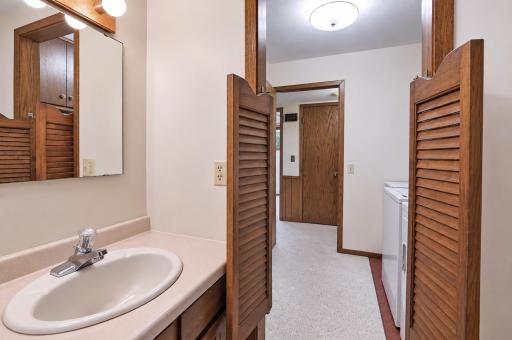 1610 Woodhaven Place, Owatonna, MN 55060