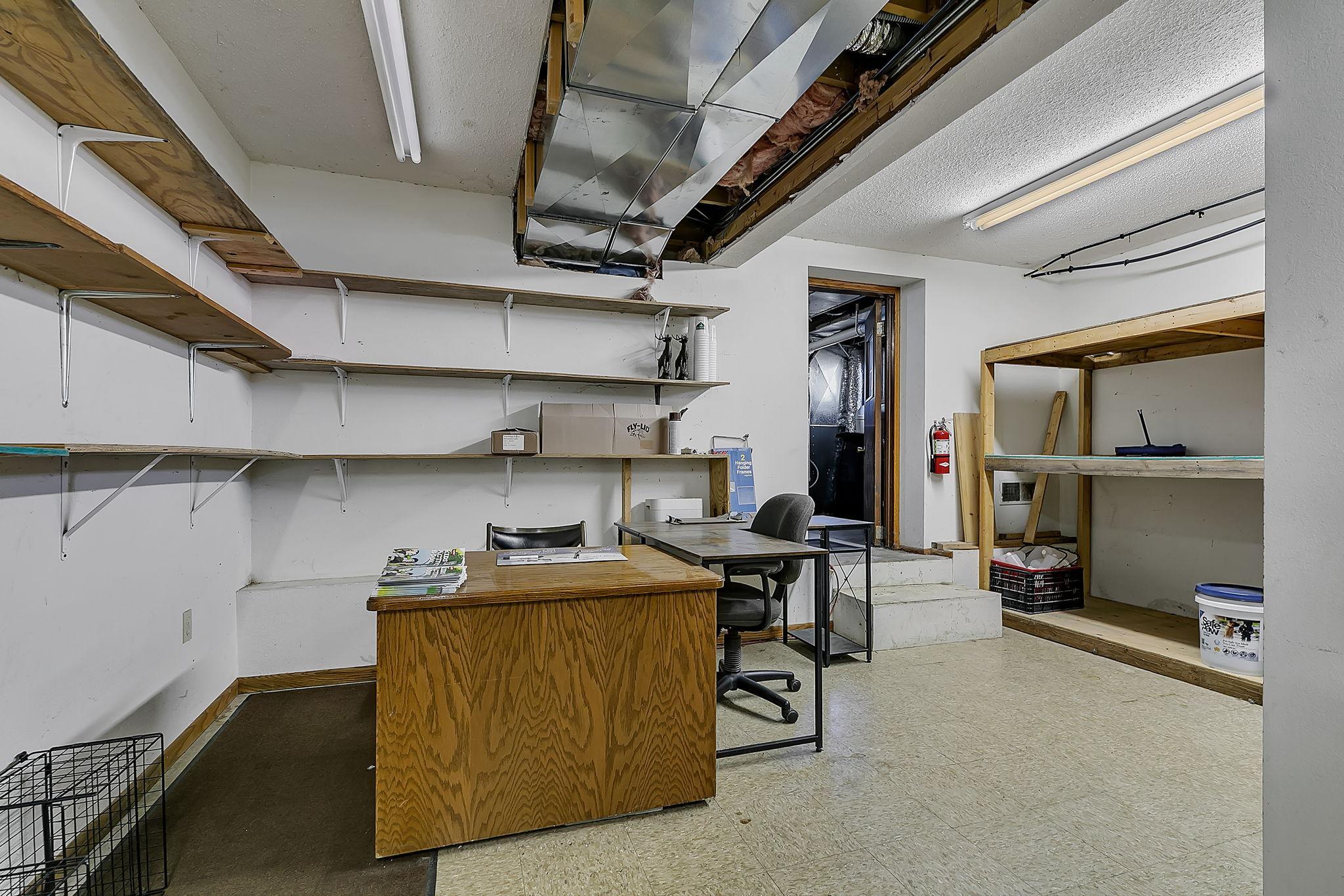 LL Storage/Office Sales Building