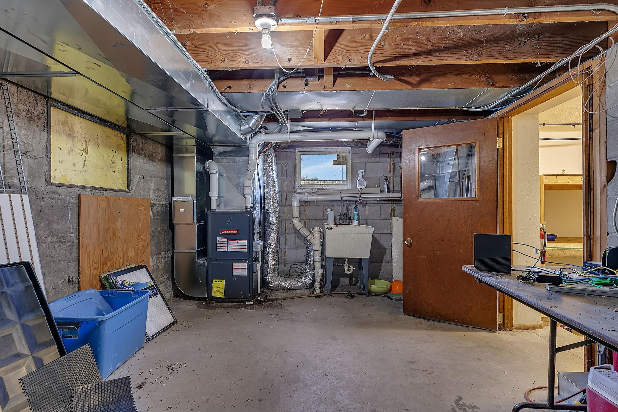 LL Utility with Updated Electrical and Water Heater