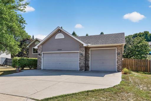 13755 94th Avenue N, Maple Grove, MN 55369