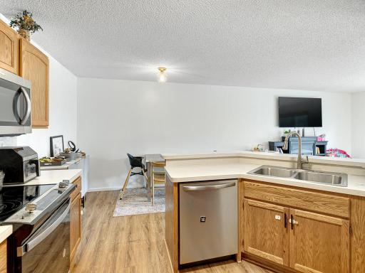 336 Gironde Court, Woodbury, MN 55125