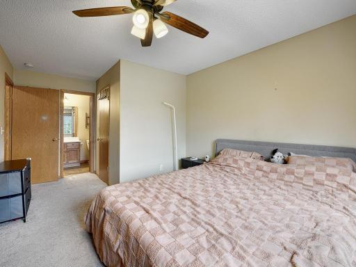 336 Gironde Court, Woodbury, MN 55125