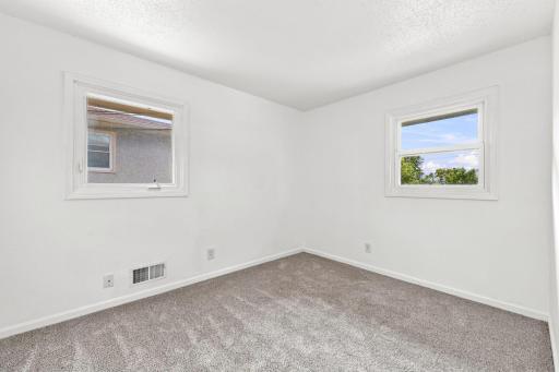 518 37th Avenue NE, Minneapolis, MN 55421