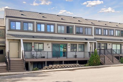 8948 Neill Lake Road, B, Eden Prairie, MN 55347
