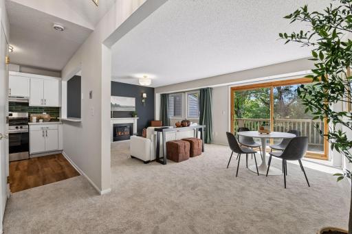 8948 Neill Lake Road, B, Eden Prairie, MN 55347
