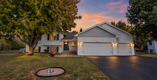 Photo for 14512 Hollow Park Court, Burnsville, MN 55306 - listing #7140476 14512 Hollow Park Court, Burnsville, MN 55306