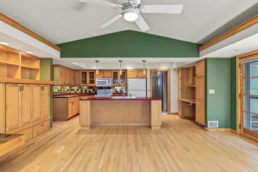 7220 W Shore Drive, Edina, MN 55435