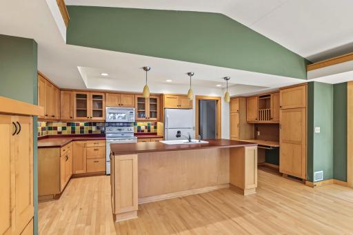 7220 W Shore Drive, Edina, MN 55435