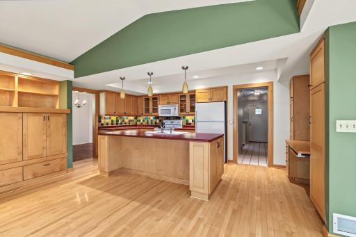 7220 W Shore Drive, Edina, MN 55435