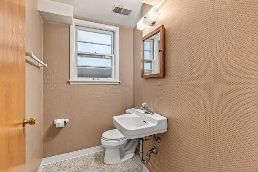 7220 W Shore Drive, Edina, MN 55435